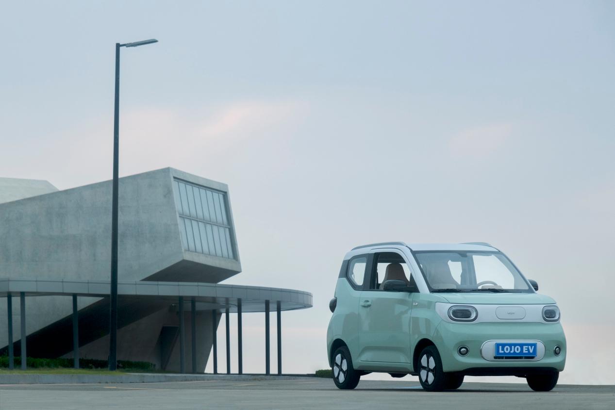 W300 electric vehicle